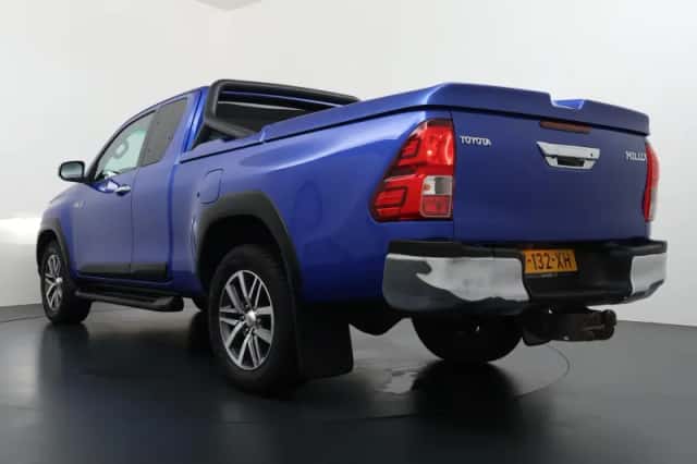 Toyota Hilux (2019) thumbnail 2