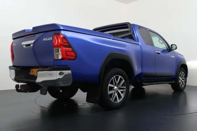 Toyota Hilux (2019) thumbnail 3