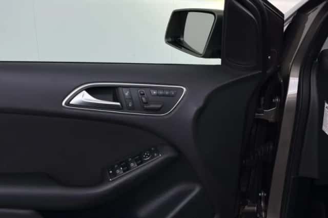 Mercedes-Benz B-Klasse (2012) thumbnail 11