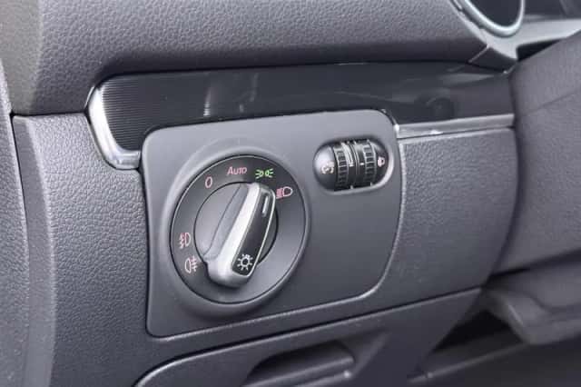 Volkswagen Golf (2012) thumbnail 13