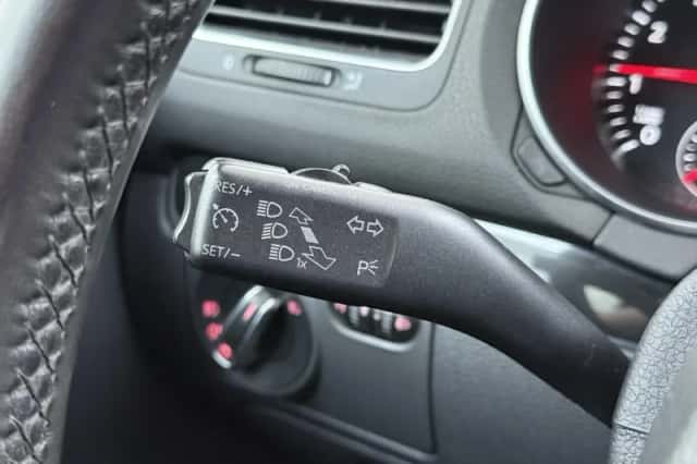 Volkswagen Golf (2012) thumbnail 20