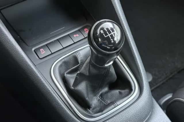 Volkswagen Golf (2012) thumbnail 27