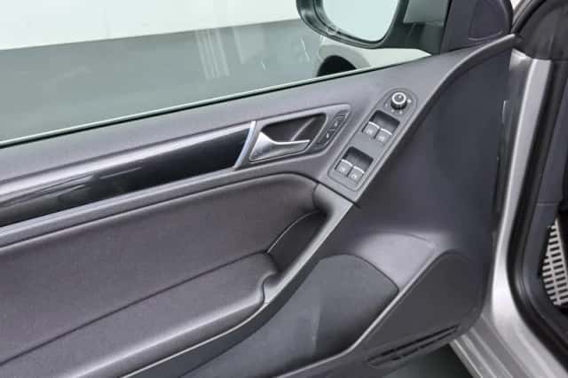 Volkswagen Golf (2012) thumbnail 10