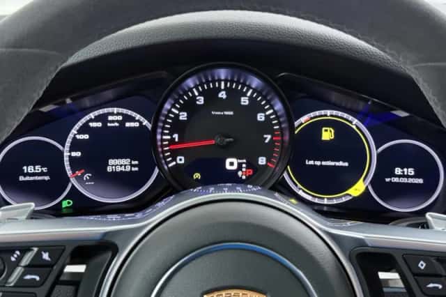 Porsche Cayenne (2018) thumbnail 12