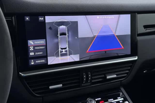 Porsche Cayenne (2018) thumbnail 14