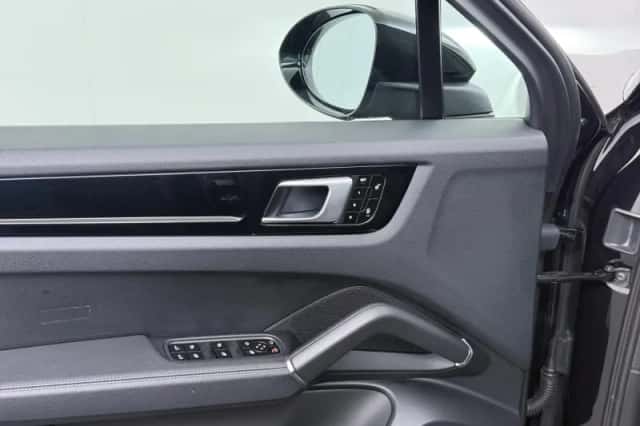 Porsche Cayenne (2018) thumbnail 25