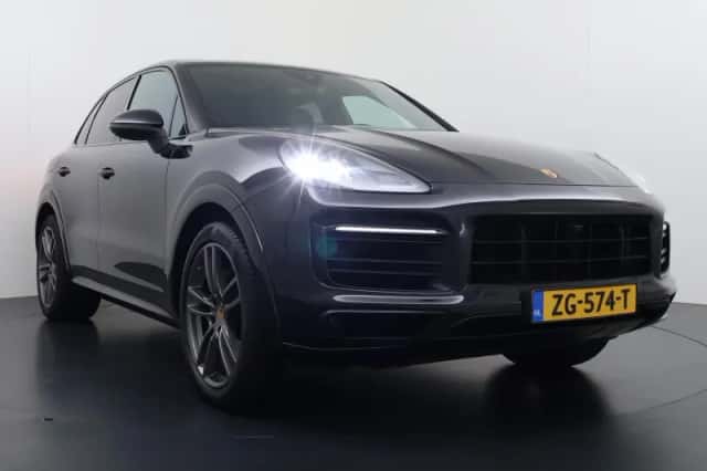 Porsche Cayenne (2018) thumbnail 4