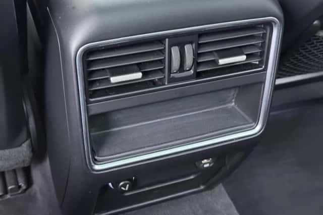 Porsche Cayenne (2018) thumbnail 31