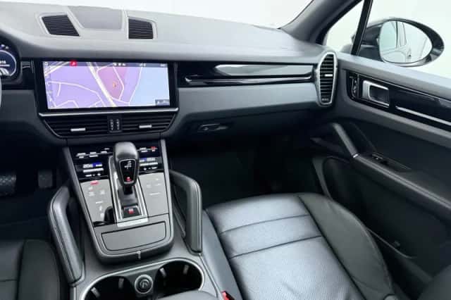 Porsche Cayenne (2018) thumbnail 32