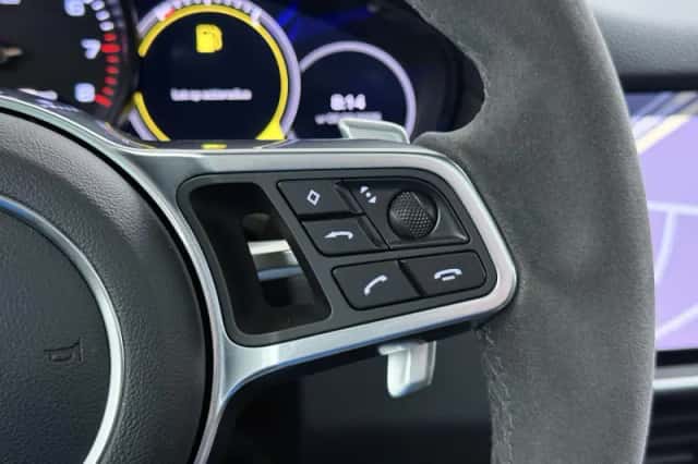 Porsche Cayenne (2018) thumbnail 36