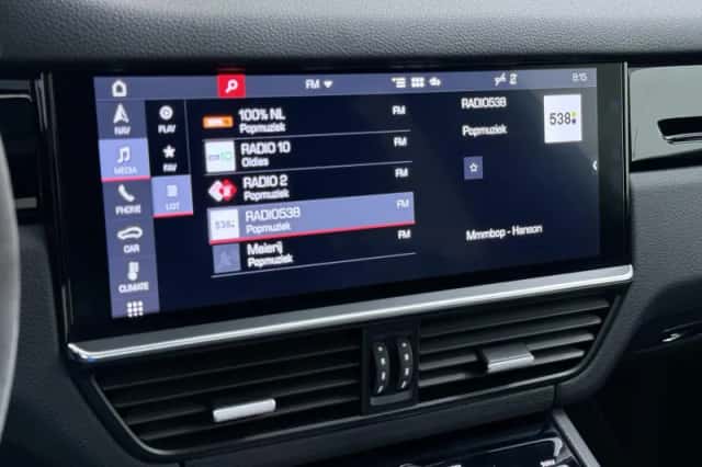 Porsche Cayenne (2018) thumbnail 38