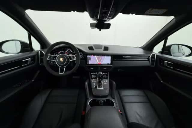 Porsche Cayenne (2018) thumbnail 5