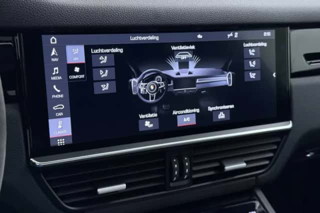 Porsche Cayenne (2018) thumbnail 41