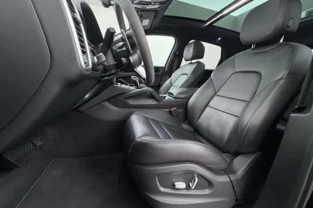 Porsche Cayenne (2018) thumbnail 8