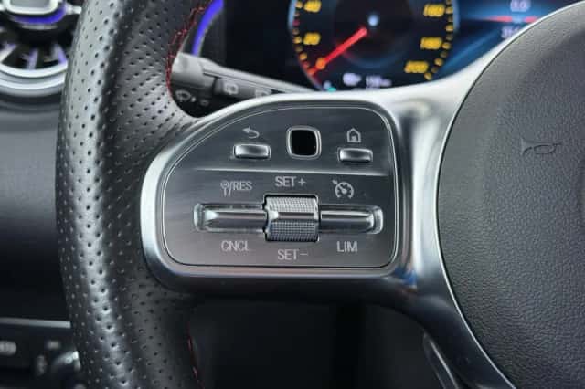 Mercedes-Benz EQB (2024) thumbnail 25