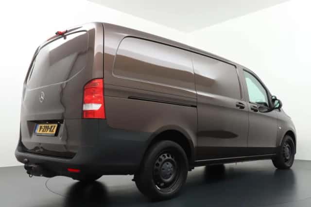 Mercedes-Benz Vito (2018) thumbnail 2