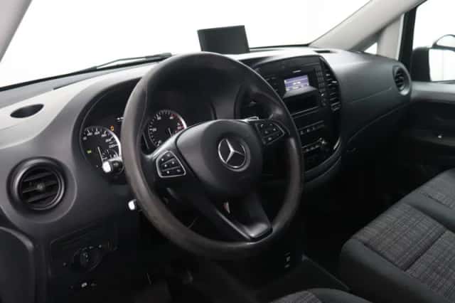 Mercedes-Benz Vito (2018) thumbnail 13