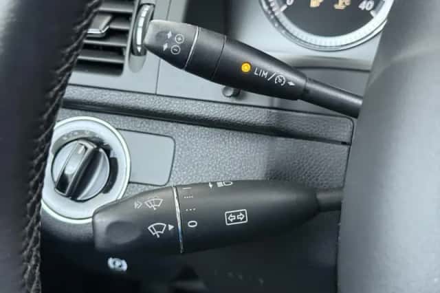 Mercedes-Benz C-Klasse (2009) thumbnail 23