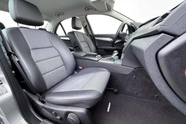 Mercedes-Benz C-Klasse (2009) thumbnail 34