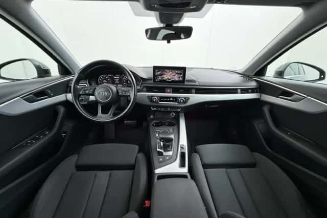 Audi A4 (2017) thumbnail 19