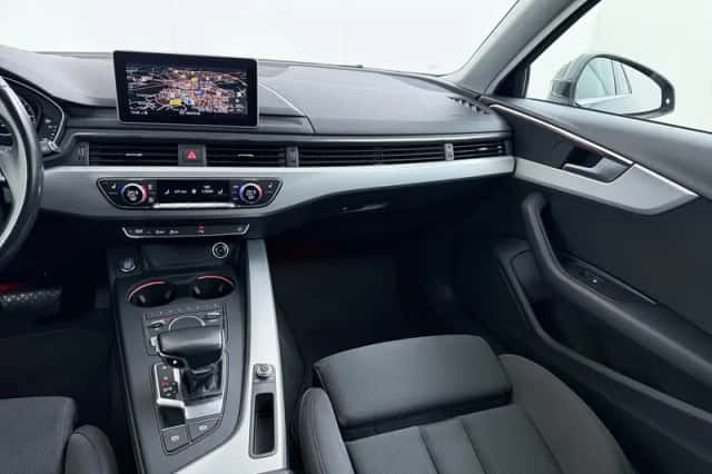 Audi A4 (2017) thumbnail 21