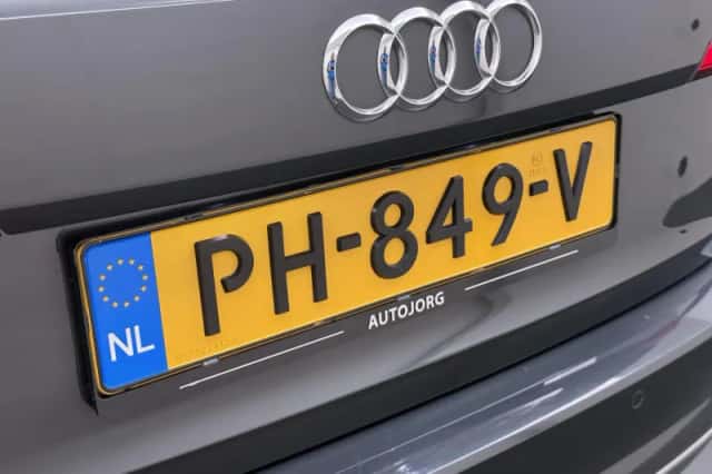 Audi A4 (2017) thumbnail 6