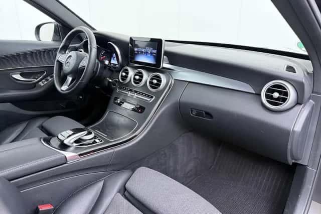 Mercedes-Benz C-Klasse (2016) thumbnail 40