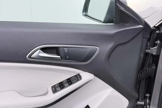 Mercedes-Benz CLA-Klasse (2013) thumbnail 12