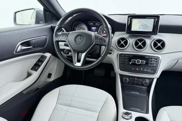 Mercedes-Benz CLA-Klasse (2013) thumbnail 19