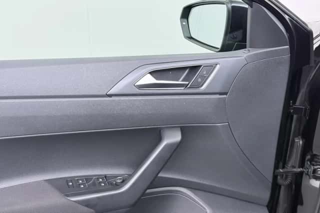 Volkswagen Polo (2023) thumbnail 12