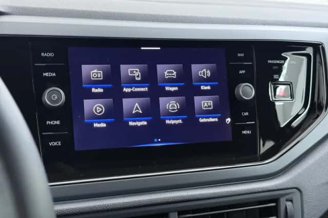 Volkswagen Polo (2023) thumbnail 26