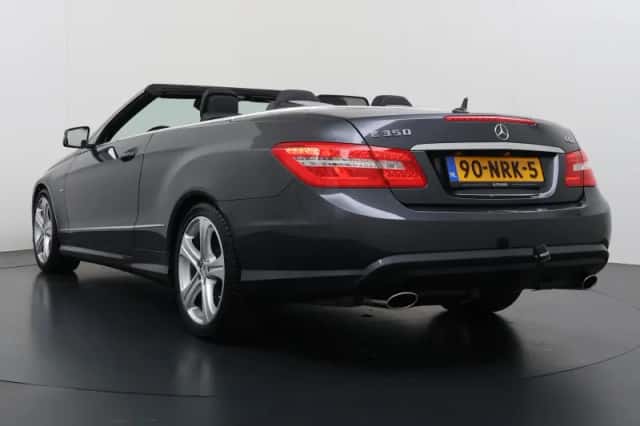 Mercedes-Benz E-Klasse (2010) thumbnail 2