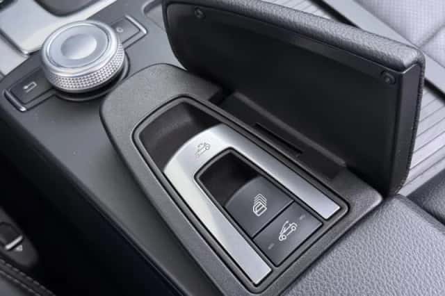 Mercedes-Benz E-Klasse (2010) thumbnail 15