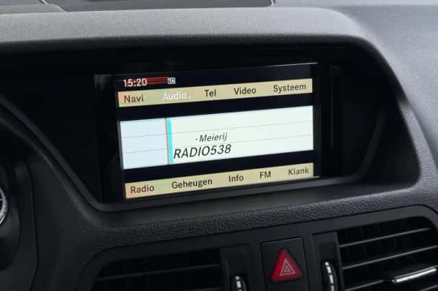Mercedes-Benz E-Klasse (2010) thumbnail 32