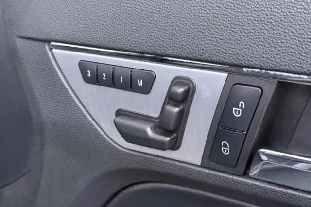 Mercedes-Benz E-Klasse (2010) thumbnail 37