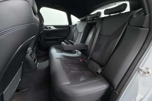 BMW i4 (2023) thumbnail 18
