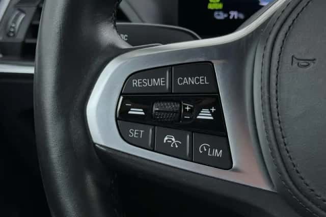 BMW i4 (2023) thumbnail 24
