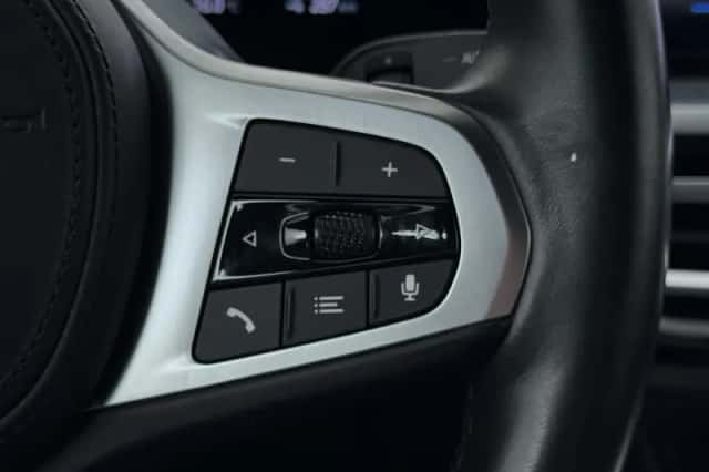 BMW i4 (2023) thumbnail 25