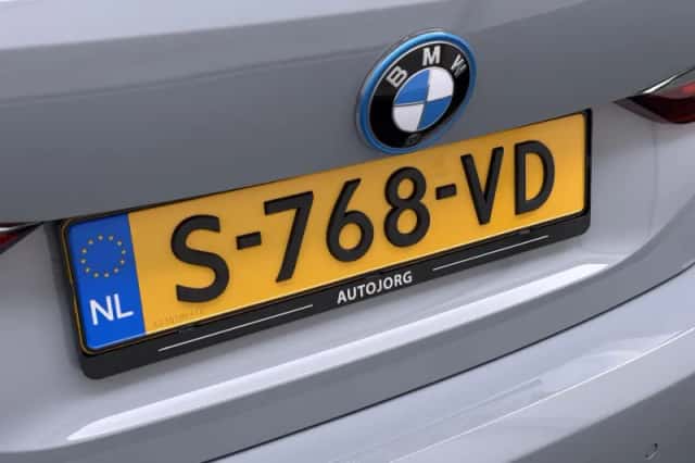 BMW i4 (2023) thumbnail 26