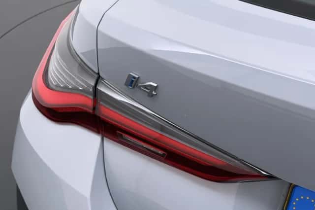 BMW i4 (2023) thumbnail 27
