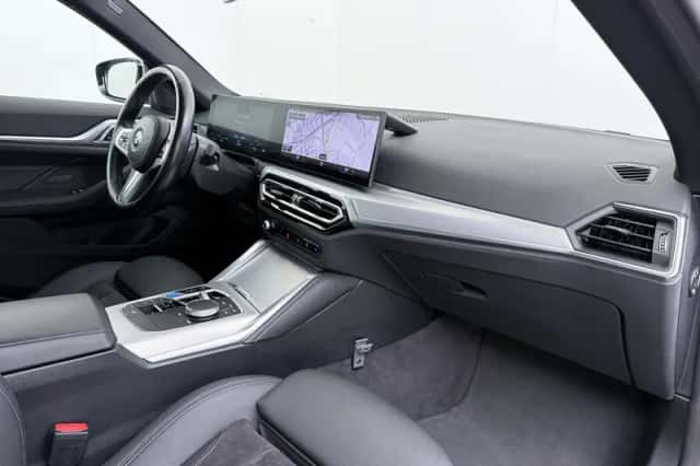 BMW i4 (2023) thumbnail 41