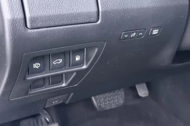 Lexus RX (2016) thumbnail 18