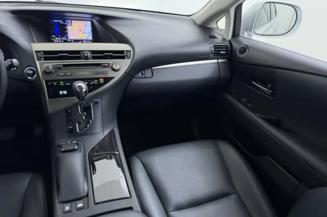 Lexus RX (2016) thumbnail 24