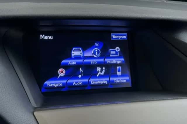 Lexus RX (2016) thumbnail 30