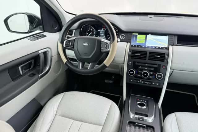 Land Rover Discovery Sport (2017) thumbnail 20