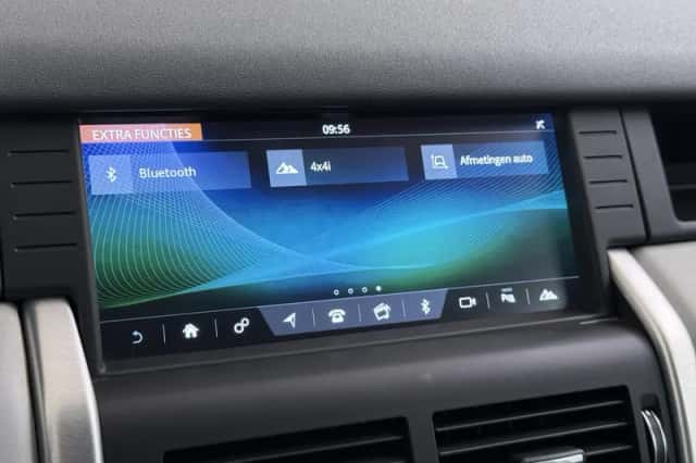 Land Rover Discovery Sport (2017) thumbnail 29