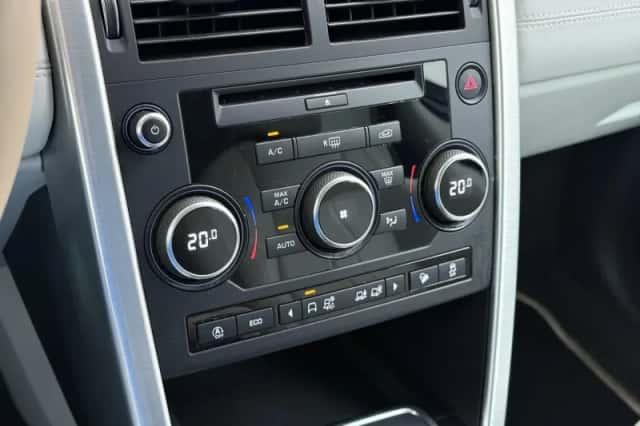 Land Rover Discovery Sport (2017) thumbnail 34