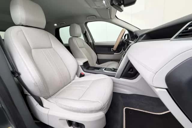 Land Rover Discovery Sport (2017) thumbnail 37