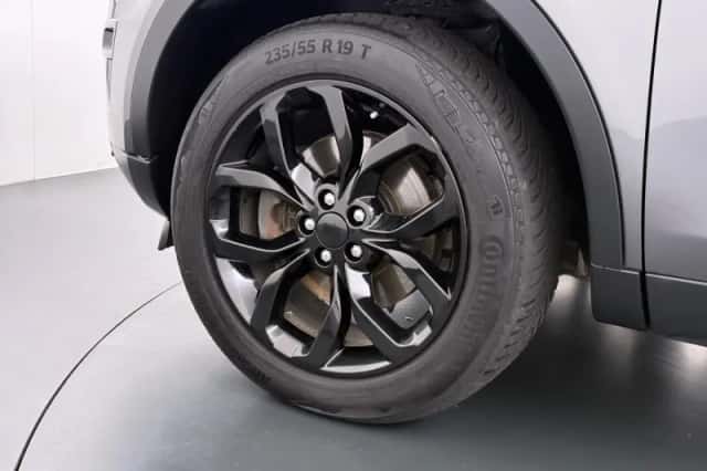 Land Rover Discovery Sport (2017) thumbnail 9