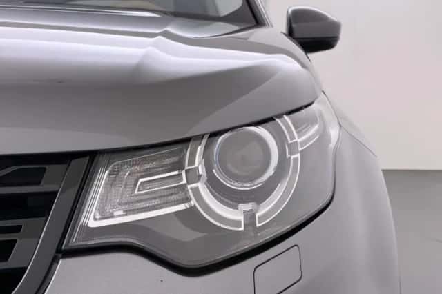 Land Rover Discovery Sport (2017) thumbnail 10